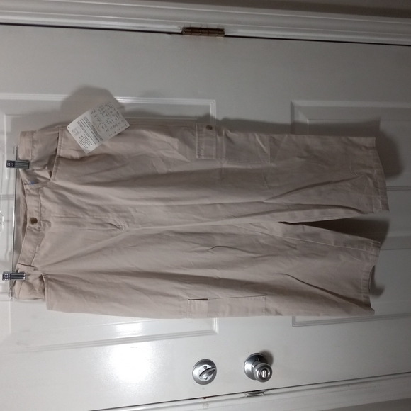 NWT Denim & Co Sz Large Kaki  Cropped, Highrise cargo pant - Picture 2 of 6